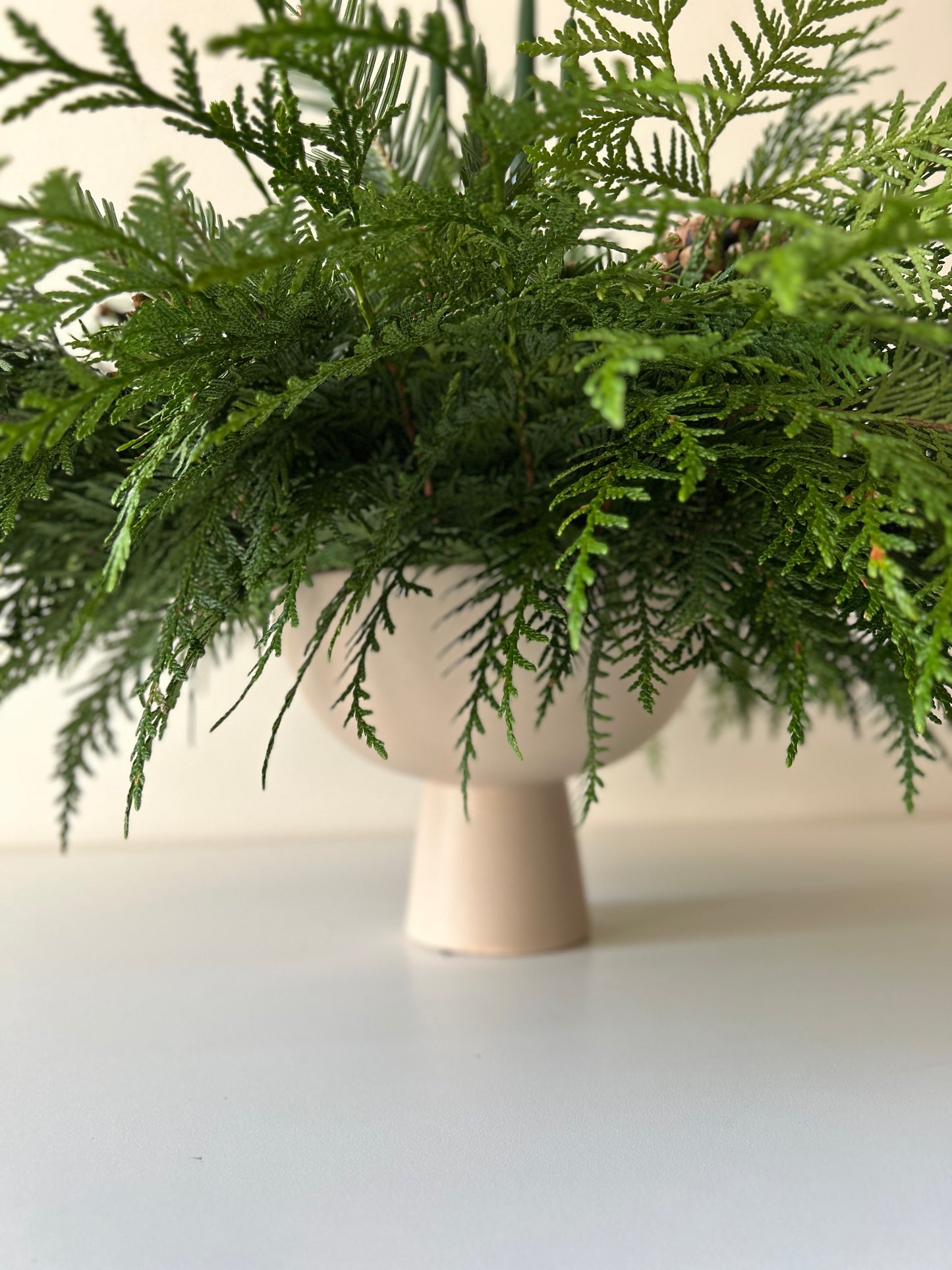 Advent Wreath in Vase Silver Accent