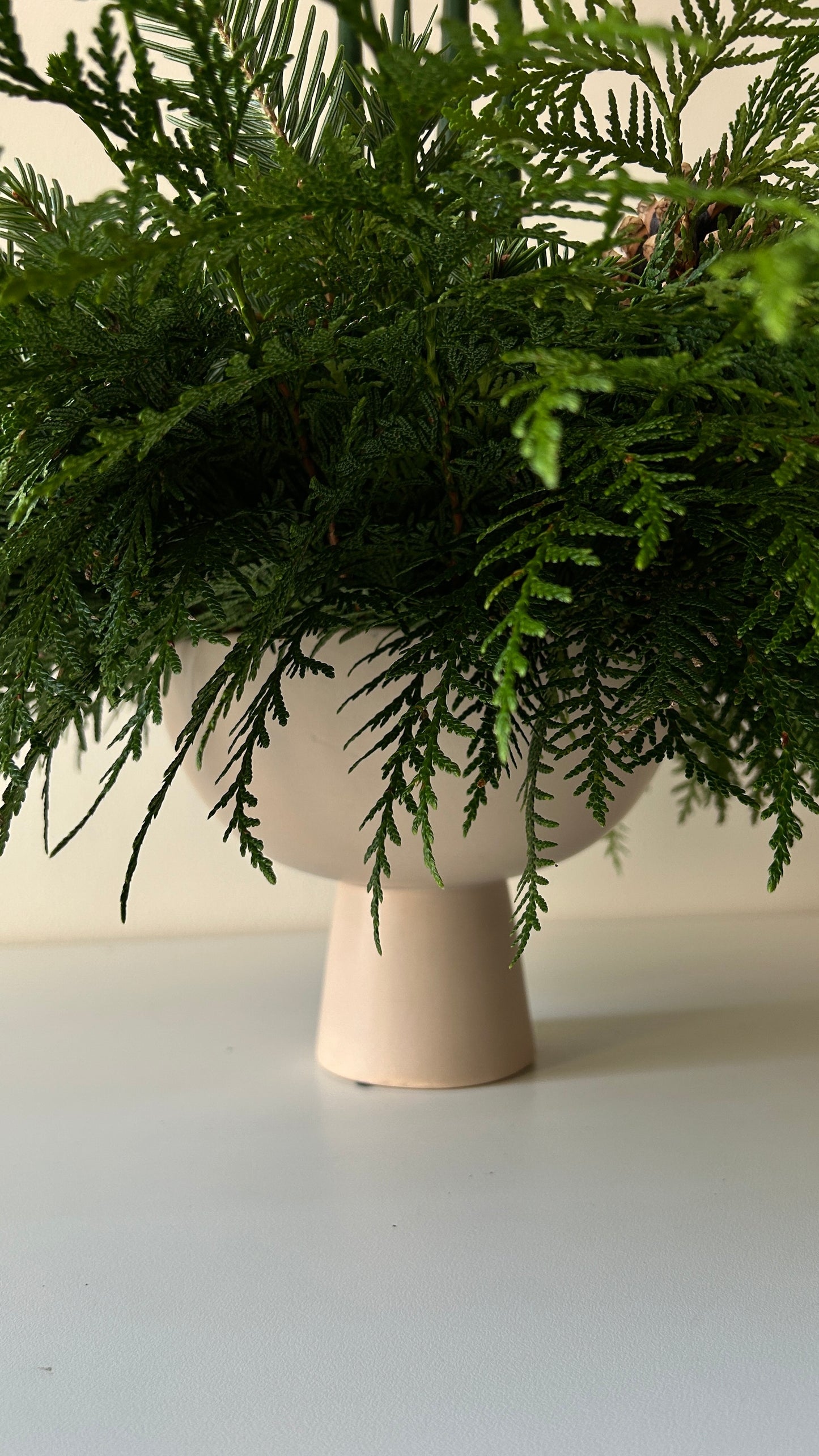 Advent Wreath in Vase Silver Accent