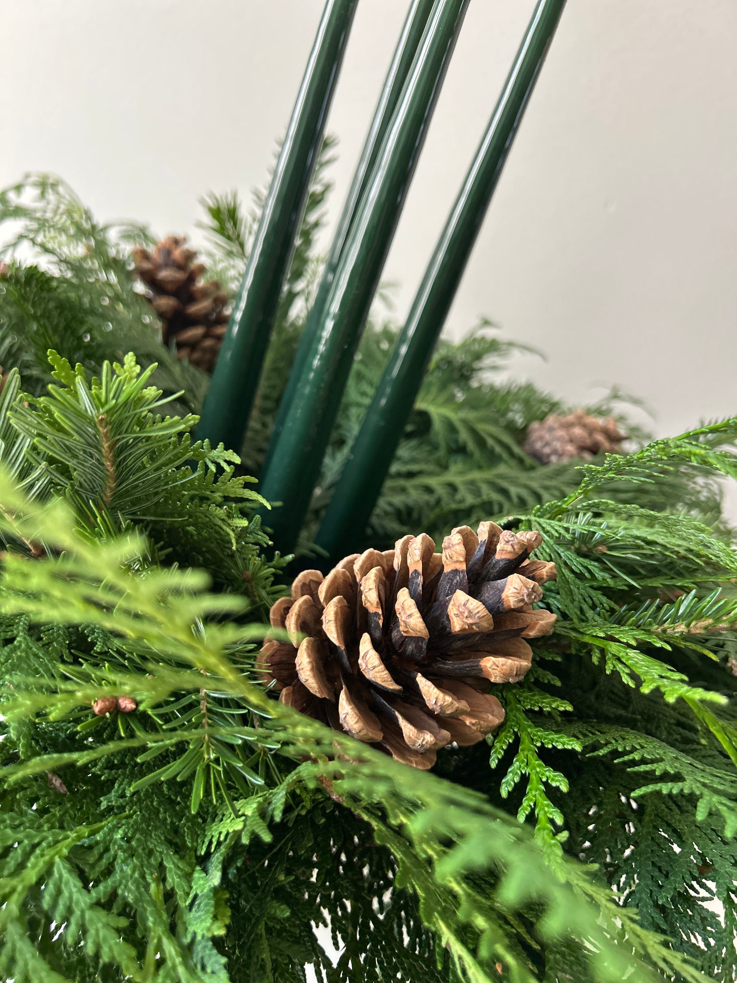 Advent Wreath in Vase Silver Accent