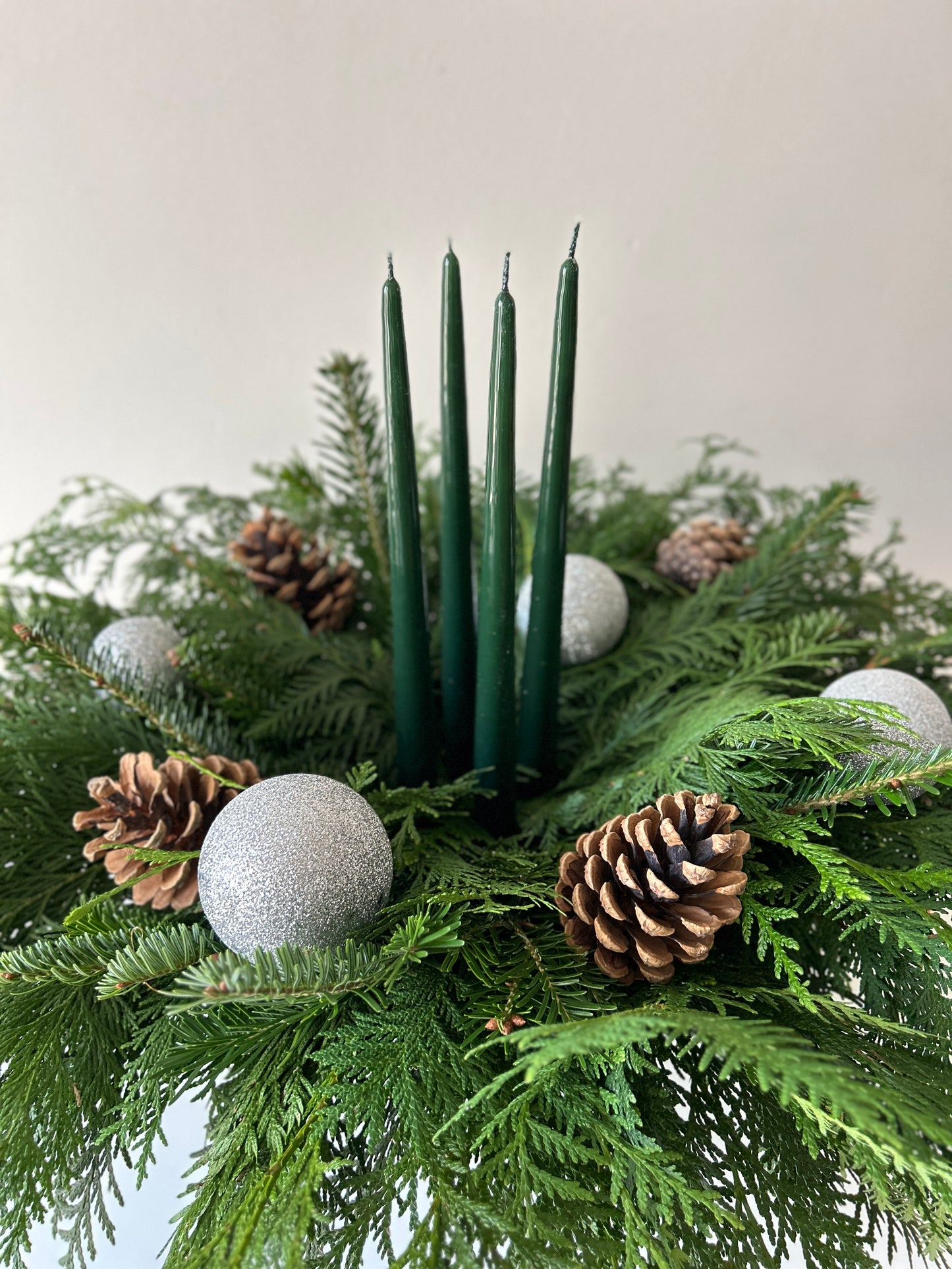 Advent Wreath in Vase Silver Accent