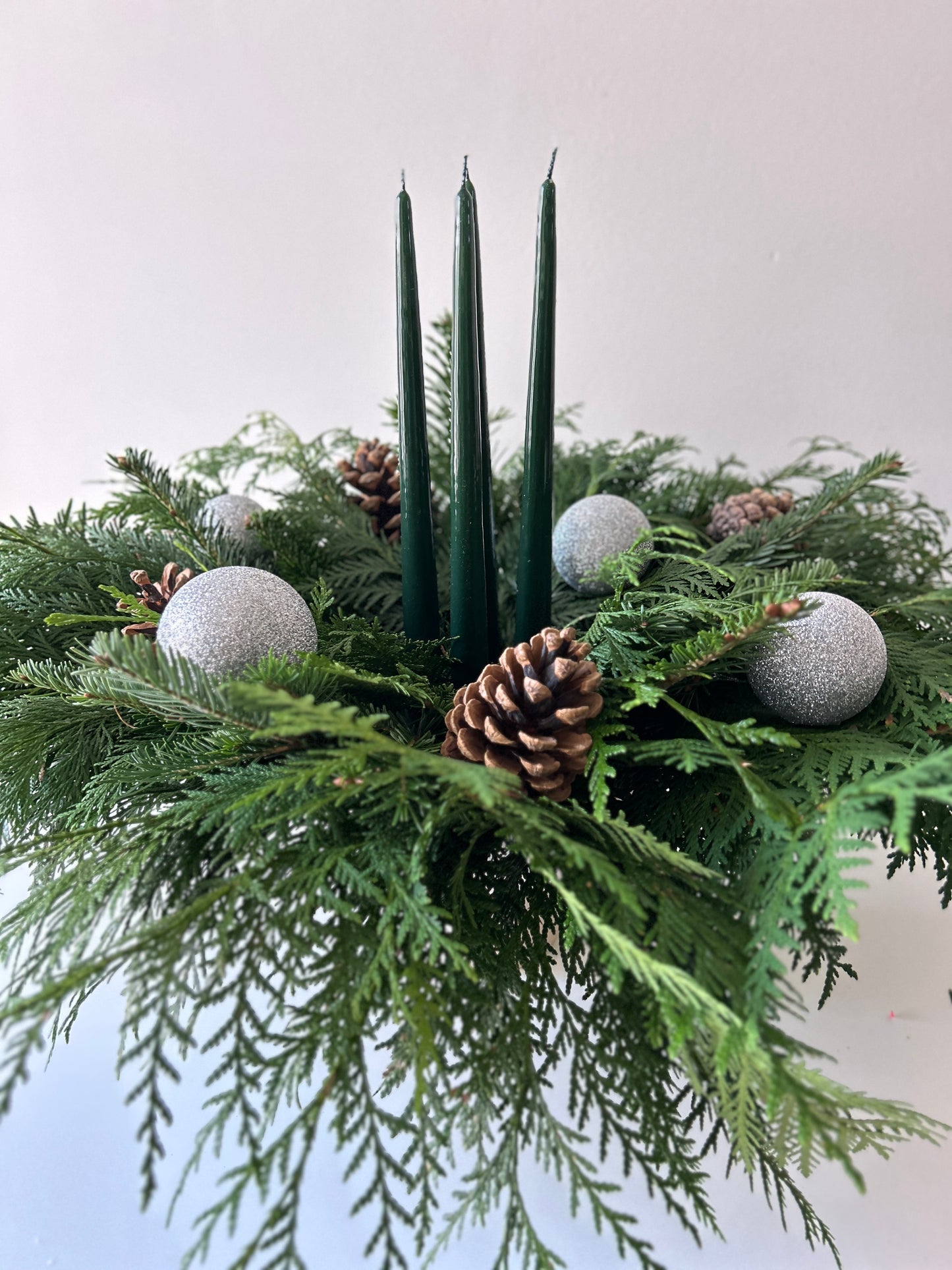 Advent Wreath in Vase Silver Accent