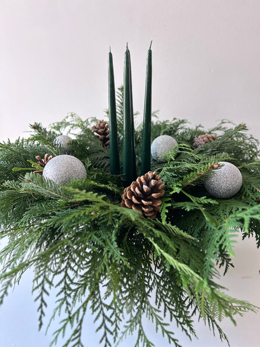 Advent Wreath in Vase Silver Accent